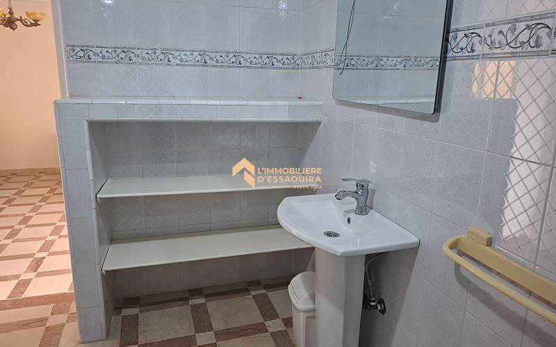 Charmant appartement avec patio (14)